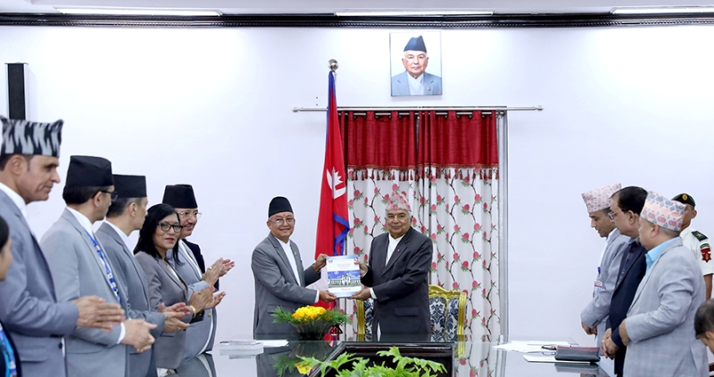 निर्वाचन आयोगद्वारा राष्ट्रपतिसमक्ष वार्षिक प्रतिवेदन पेश