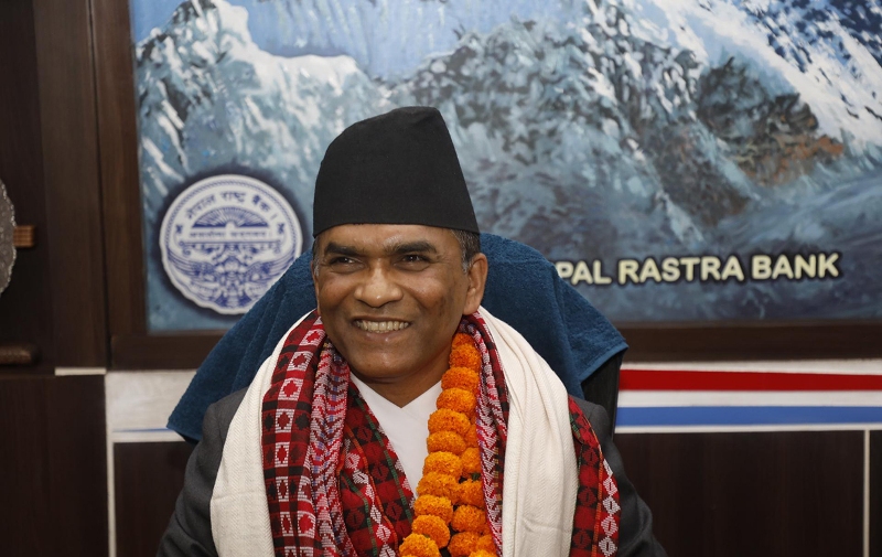 नवनियुक्त गभर्नरको पहिलो निर्णय : ५ सय र १ हजारको नयाँ नोट छाप्ने