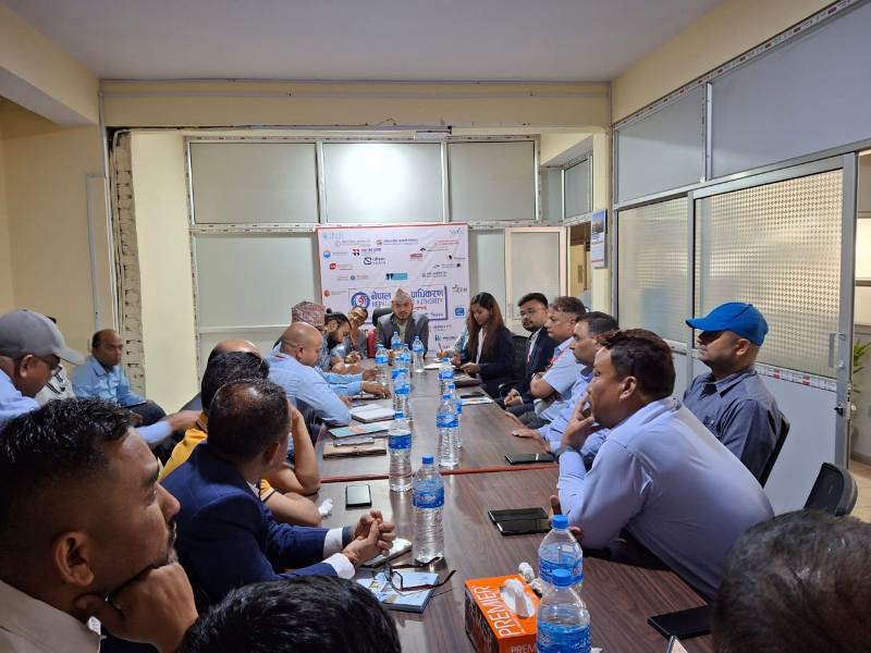 बीमाप्रतिको विश्वसनीयता बढ्ने गरी जिम्मेवारीपूर्वक काम गर्न बीमकलाई अध्यक्ष ओझाको निर्देशन