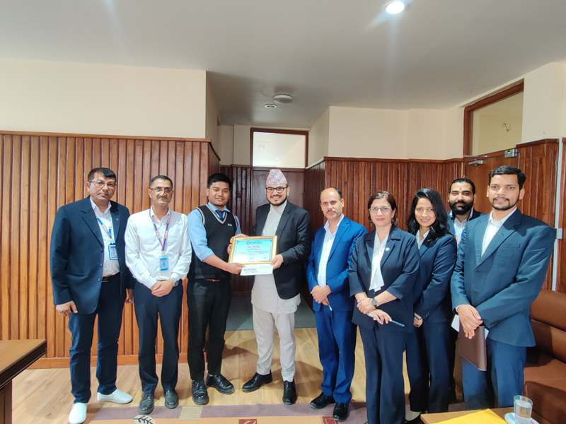 बीमा प्राधिकरणद्धारा प्रदेशस्तरीय निबन्ध प्रतियोगिताका विजेतालाई पुरस्कार प्रदान