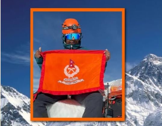 सशस्त्र प्रहरीका असई छत्यालले गरे सगरमाथाको सफल आरोहण