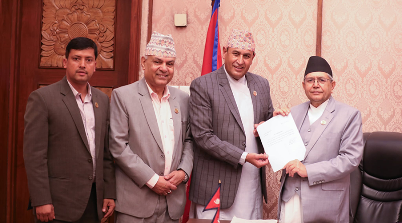 सभामुख घिमिरेसमक्ष रामहरि खतिवडाले बुझाए राजीनामा