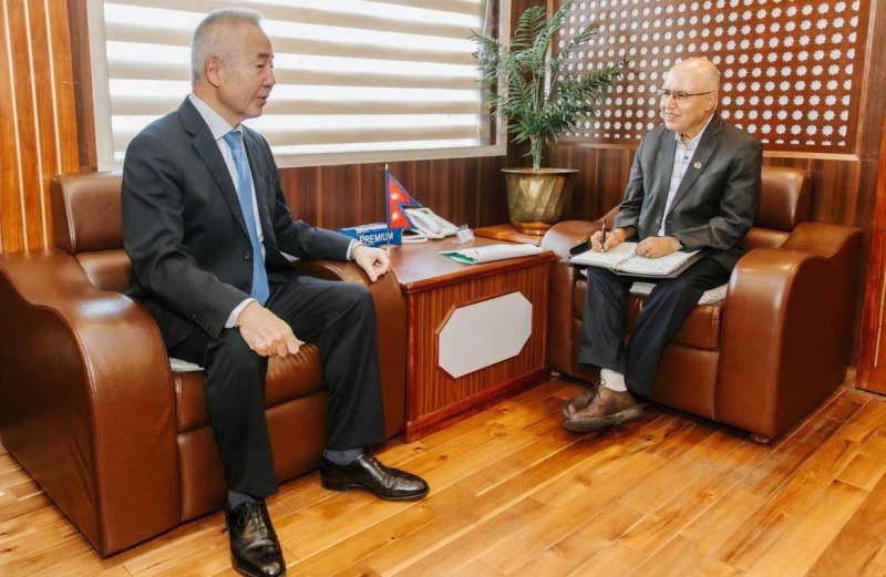 अर्थमन्त्री खनाल र जापानका राजदूत तोरुबीच भेट, जापानी सहयोगका परियोजनाबारे छलफल