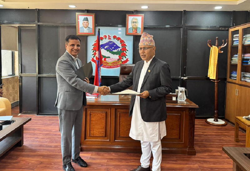 बीमा प्राधिकरणका नवनियुक्त अध्यक्ष शर्माले लिए शपथ