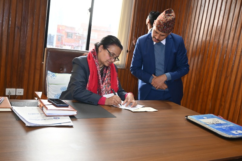 बीमा प्राधिकरणका अध्यक्ष पौडेलले गरिन् पदभार ग्रहण