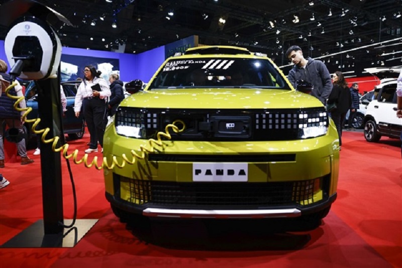 अमेरिकी अटो उद्योग आर्थिक संकटमा