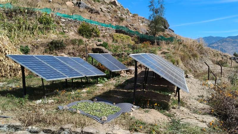 वर्ल्डलिंकद्धारा कालिकोट स्वास्थ्य चौकीमा सौर्यप्रणाली हस्तान्तारण एवं विद्यार्थीलाई अनलाईन अंग्रेजी कक्षा संचालन