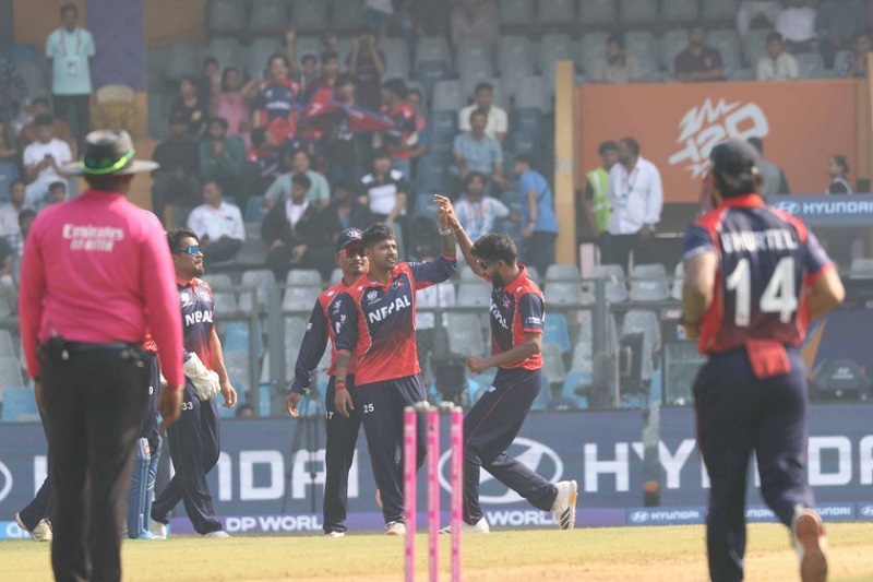 १८५ रनको लक्ष्य पछ्याउँदै नेपाल