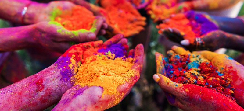 होलीको रंगले छाला, आँखा र फोक्सोमा हुनसक्छ खतरा, जोगिन के गर्ने ?