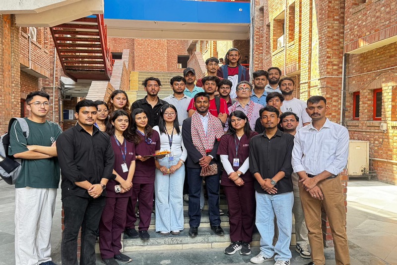 एमबीए पढ्न भारत पुगे सांसद यादव