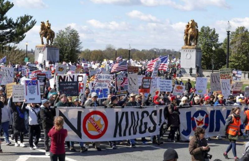 अमेरिकामा राष्ट्रपति ट्रम्पविरुद्ध ‘नो किंग्स’ प्रदर्शन, ८० लाख मानिस सडकमा