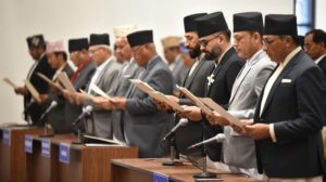 नवनिर्वाचित सांसद्ले लिए शपथ