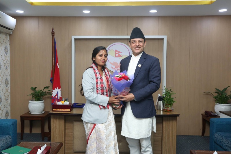 उपसभामुखले गरिन् पदभार ग्रहण, सभामुखसँग पनि भेट