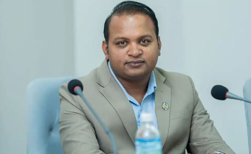 श्रममन्त्री दीपककुमार साह पदमुक्त