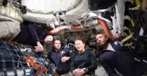 पृथ्वीको कक्षबाट चन्द्रमातर्फ लागे अन्तरिक्षयात्री, अन्तरिक्षबाटै सूर्यग्रहण अवलोकन