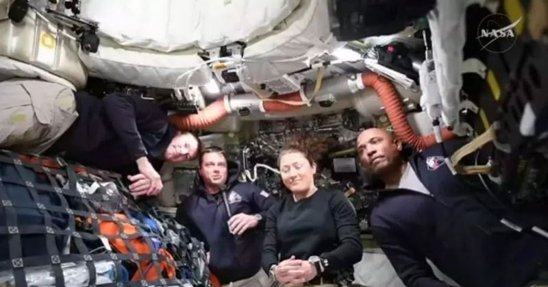 पृथ्वीको कक्षबाट चन्द्रमातर्फ लागे अन्तरिक्षयात्री, अन्तरिक्षबाटै सूर्यग्रहण अवलोकन