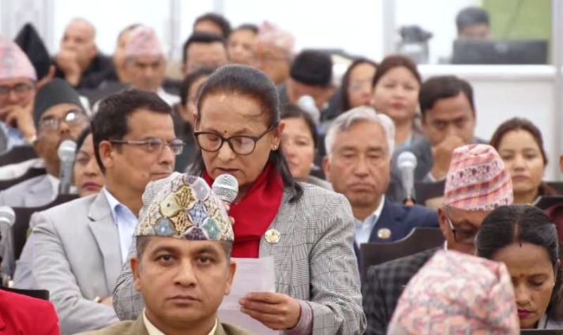 प्रधानमन्त्रीले प्रत्यक्ष र समानुपातिक सांसद्मा विभेद गरेको एमाले सांसद्को आरोप