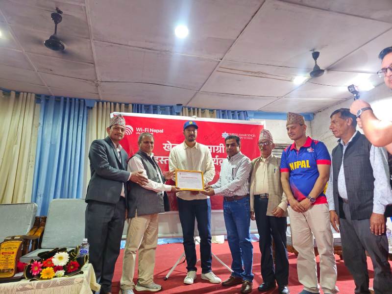 वाईफाई नेपालद्वारा विद्यालयलाई खेलकुद सकमग्री हस्तान्तरण