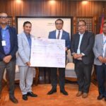 भोटेकोशी बाढीपिडितका लागि छिमेक लघुवित्तद्वारा ४१ लाखभन्दा बढी सहयोग