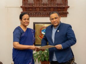 परराष्ट्रमन्त्रीसँग श्रीलंकाकी राजदूतको भेट : बाढी प्रभावितका लागि १० लाख डलर हस्तान्तरण